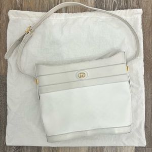 White leather logo gucci shoulder bag purse